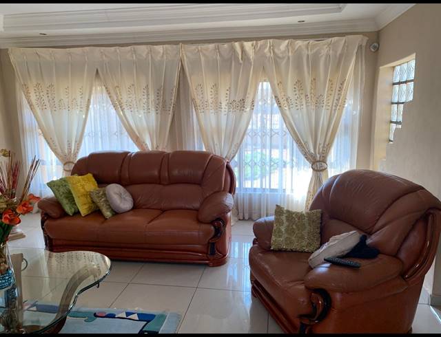 3 BEDROOM HOUSE FOR SALE IN MEYERTON PARK